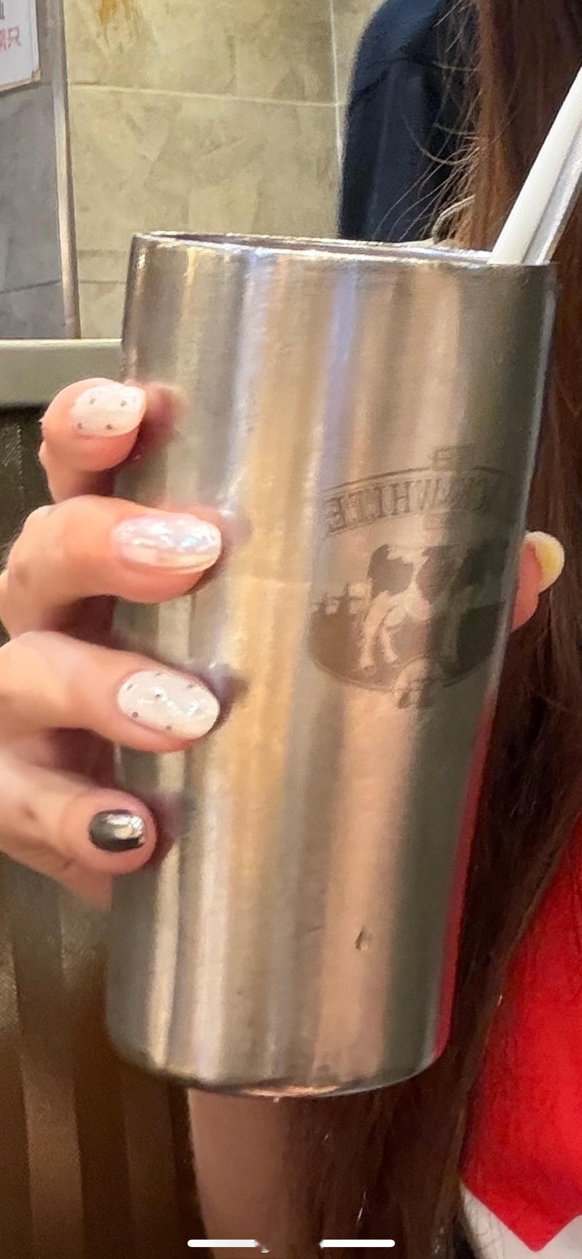这个杯子很眼熟，我又想去香港了！ ​​​