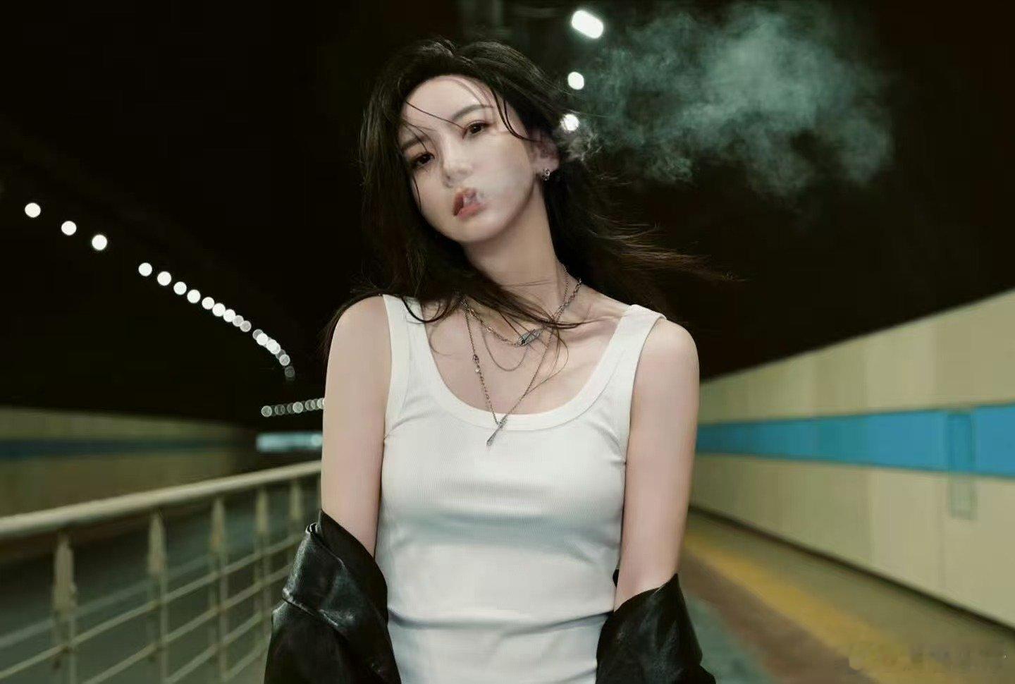 于文文音乐不基础养生更不基础有歌于文文《有歌》第二季路透！中药保温杯一出，养生内