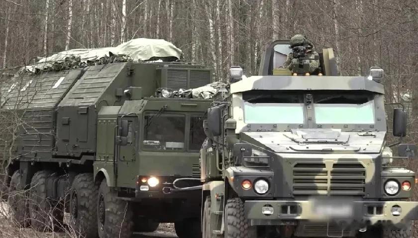 俄罗斯的报复开始了！
就在刚刚
俄罗斯为报复乌克兰袭击普京官邸，开始对乌实施大规