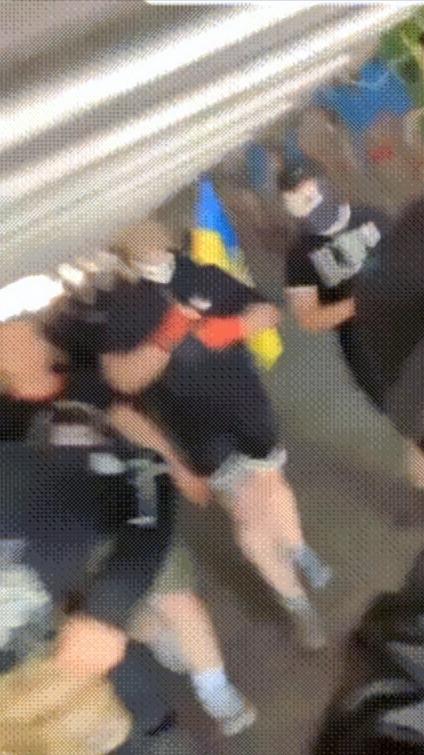 乌克兰后院起火！
 
就在几天前，基辅市中心的独立广场爆发了一场大规模集会游行。