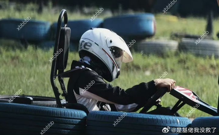 刘耀文团综开卡丁车刘耀文开卡丁车路透来啦刘耀文开卡丁车路透 ​​​
