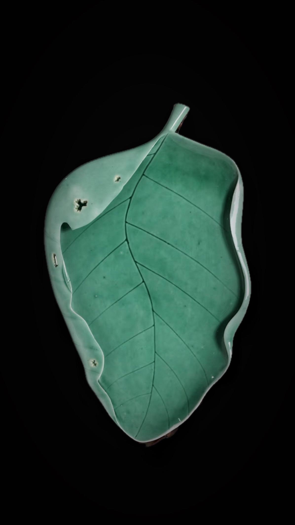 清代·松石绿釉叶形笔添。解落三秋叶，能开二月花——唐·李峤《风》  清...