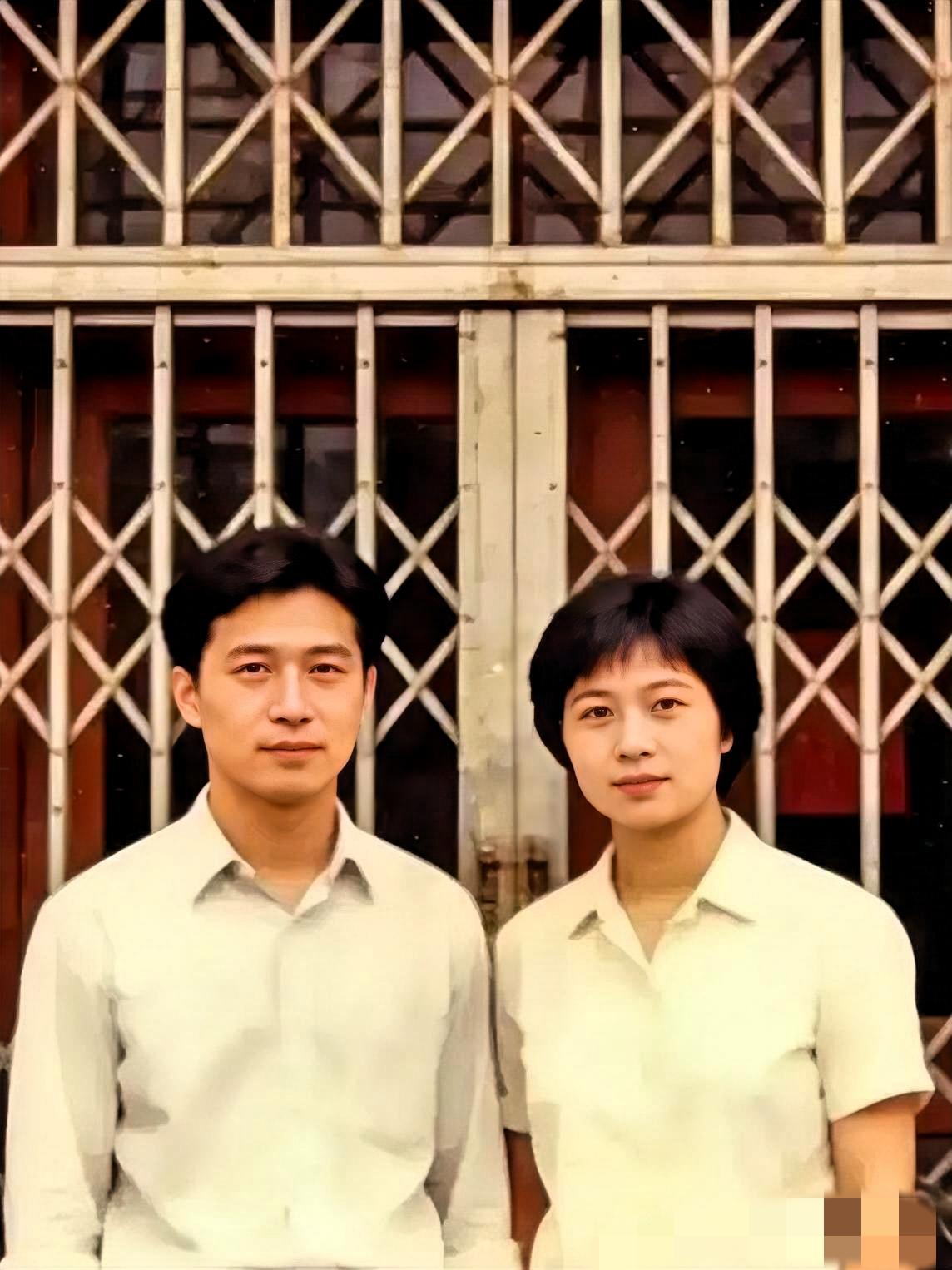 这是蔡正元前妻严纪华，她在文化大学中文系任教，因工作机缘和蔡正元相识相恋，198