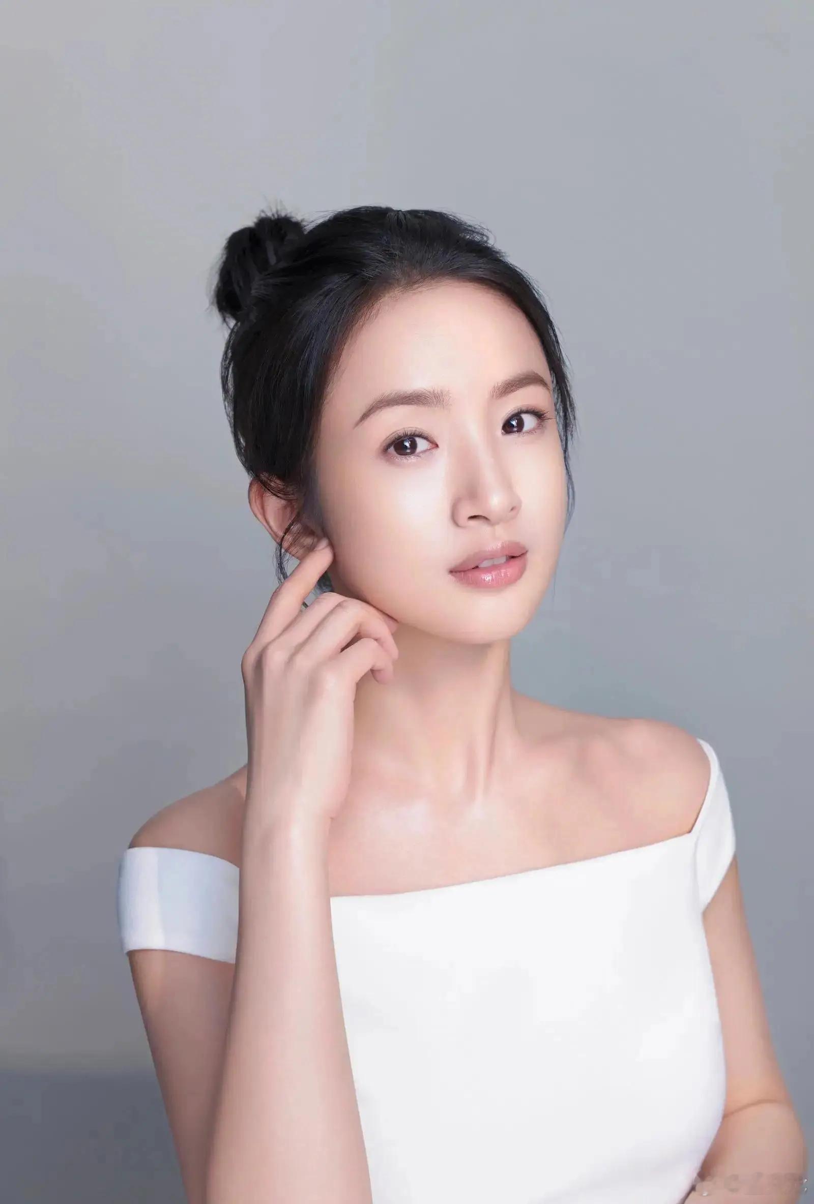 林依晨回应是否要三胎林依晨称育儿比当演员难 据台媒，近日受访谈升级为二宝妈妈，直