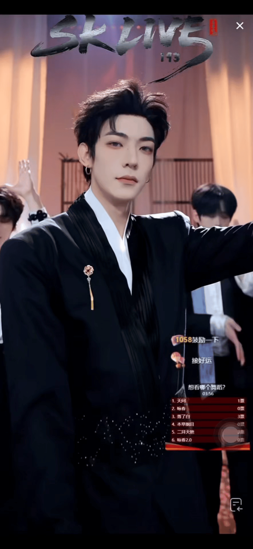 卜凡团播首秀卜凡团播今日份惊喜来自卜凡团播首秀。熟悉的面孔出现在全新的内容场景里