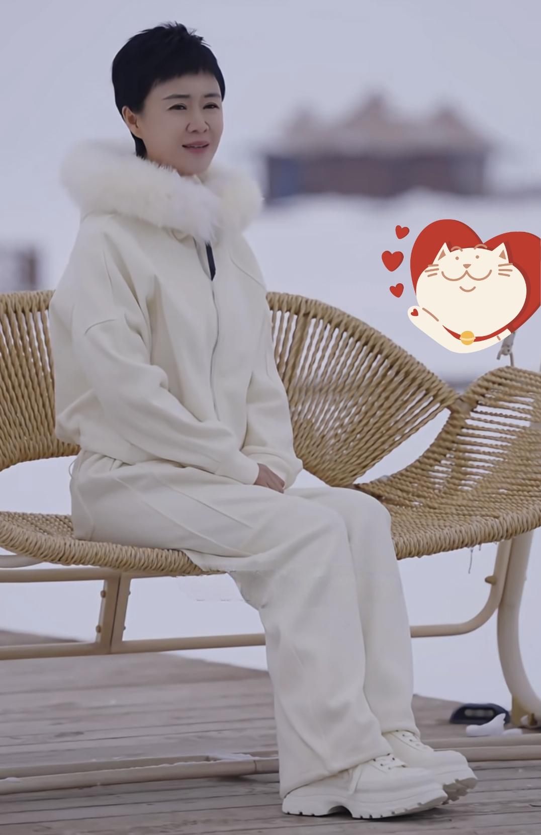 看到关于贺娇龙的这个消息，心里头真不是滋味。

咱们平时只看到她在雪地里策马奔腾