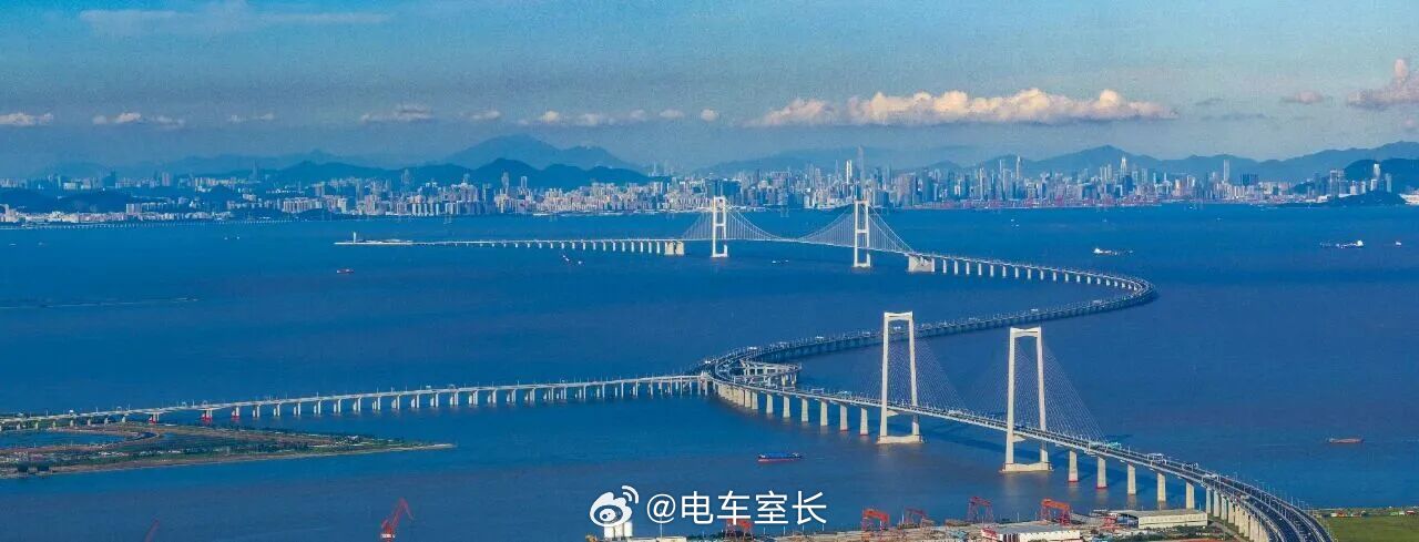 深中通道假如首日流量约18.22万车次其中往中山方向车流约为10.98万车次往深
