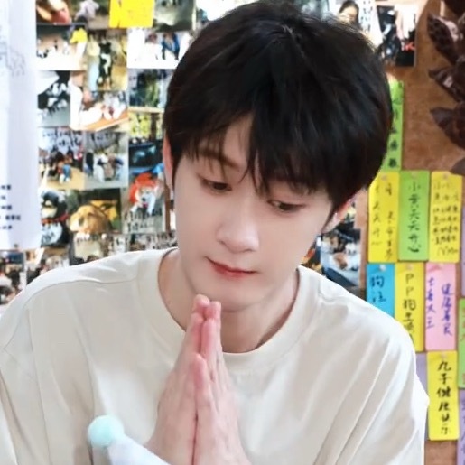 咪儿这个萌，像小次次在过3岁生日😣 ​​​