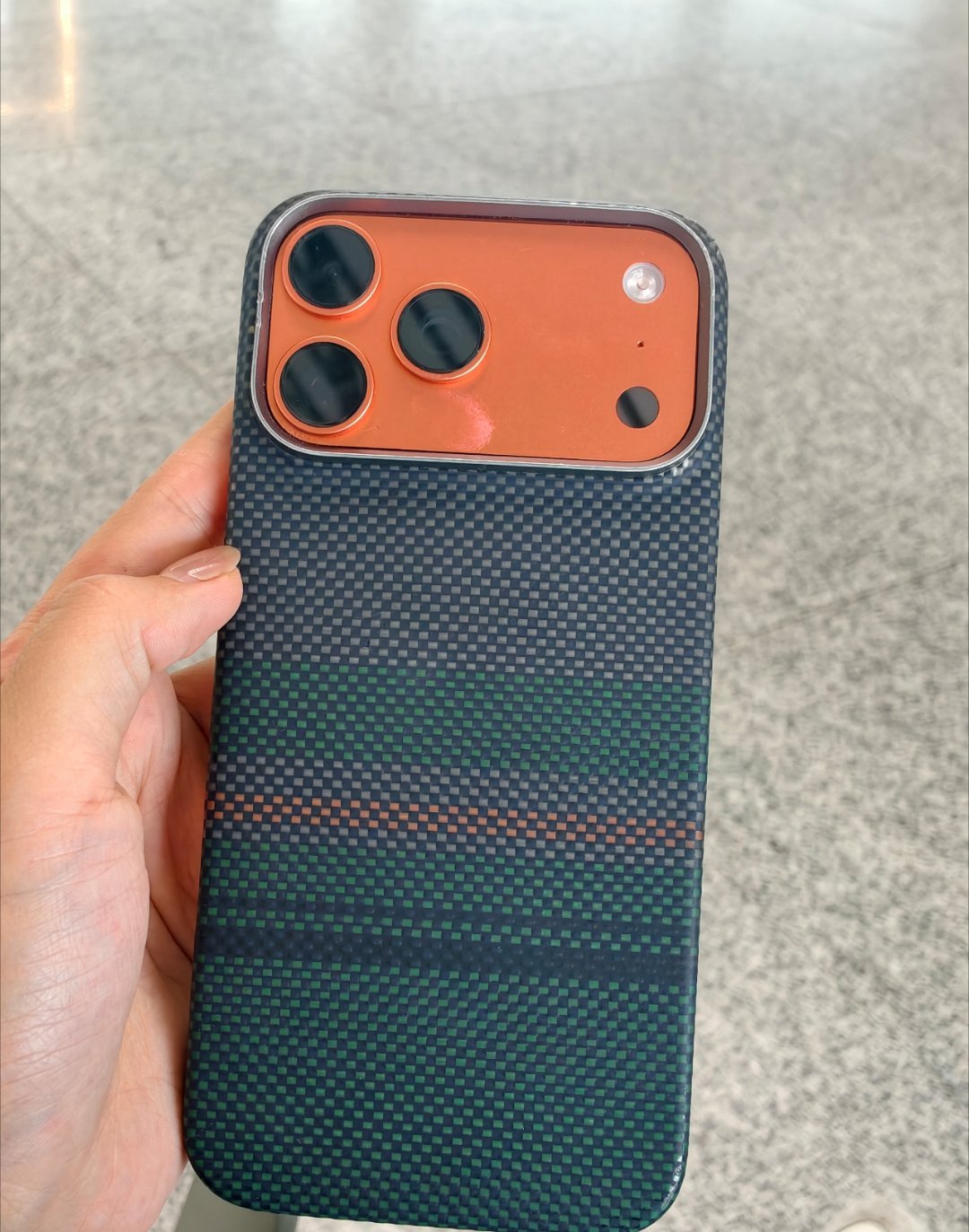 iPhone17无缘苹果最强端侧大模型非常好，手里的17pmx还可以再抗三年，今