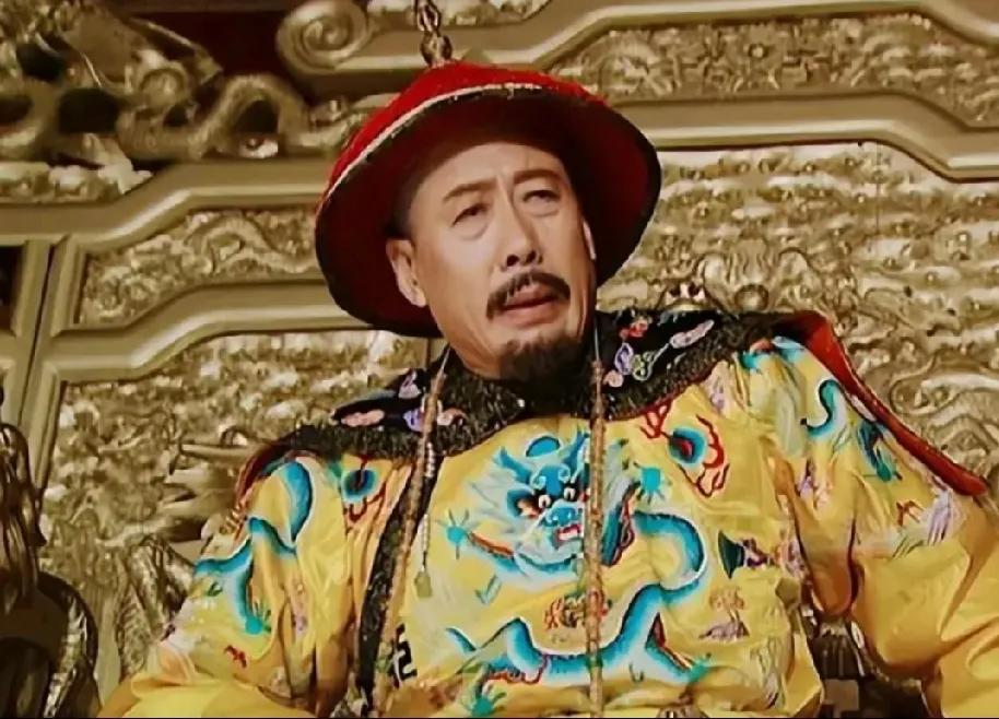 最是无情帝王家！康熙皇帝堪称最狠的女婿。


不仅把自己的老丈人索额图活活饿死，