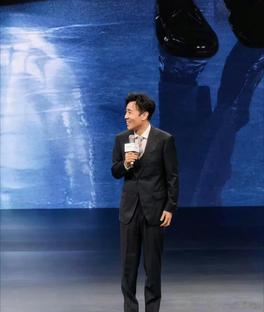 于和伟现身问界M9发布会老车主身份站台，真诚坦言挚爱。自2024年起化身“野生销
