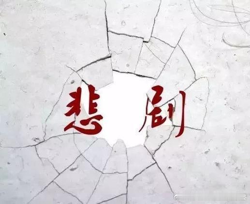 一个烟头夺走22条生命谁该担责别忽略了违法易燃保温板和堵塞的防火通道，还有设计不