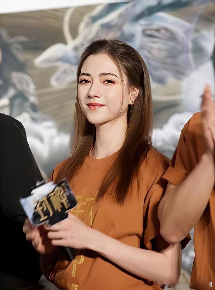 娜然真幸运，嫁给全中国女大都想嫁的霍家最帅的二公子，有财有颜有才有气质 