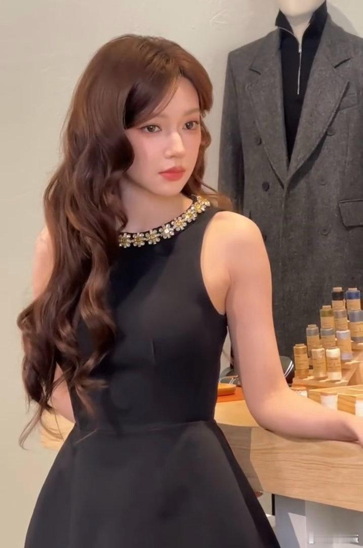 程潇是真人bjd是芭比是瓷娃娃程潇真人版BJD娃娃既视感，五官精致到犯规，生图直
