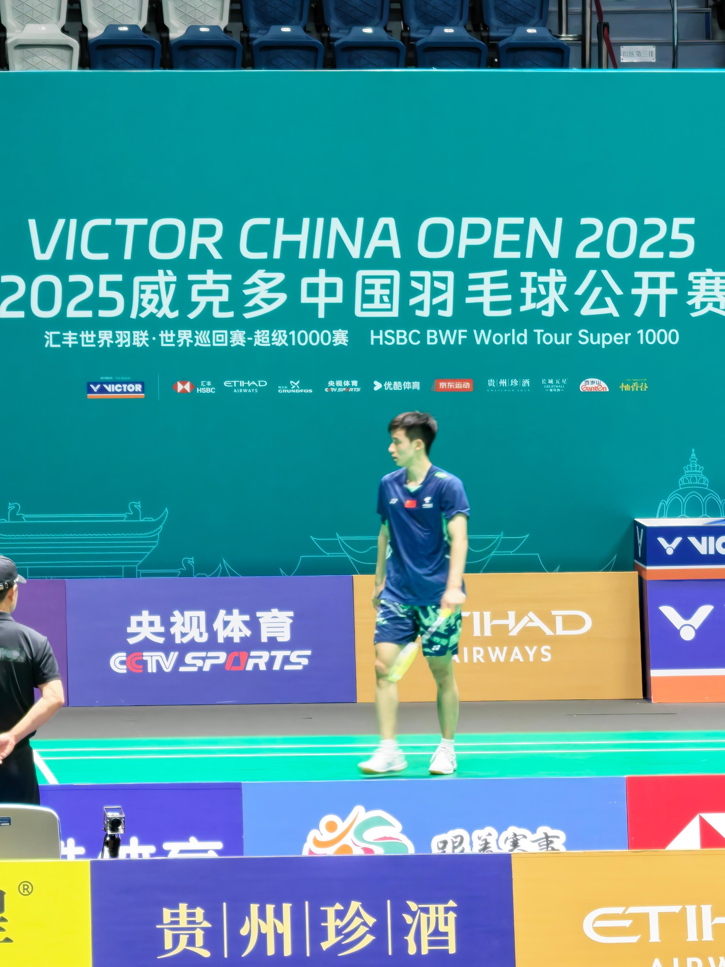 王正行晋级中国赛8强王正行🇨🇳 21-12、25-27、23-21 李佳豪下