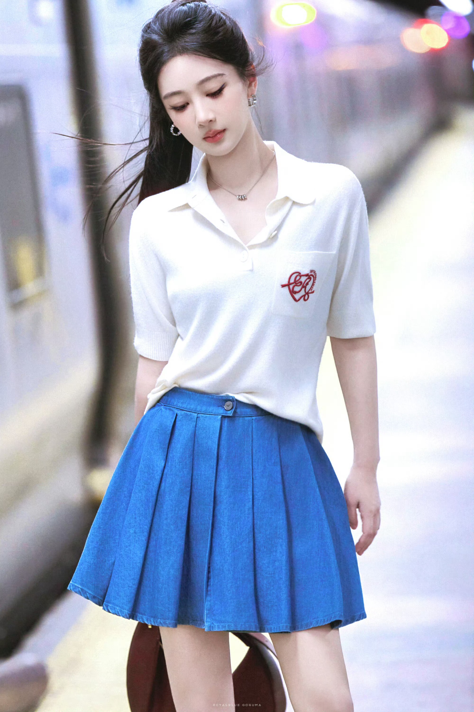 杨紫杨紫“如果有人接不住你的真诚，希望你转身也从容。落日晚风尽头，你有的是自由。