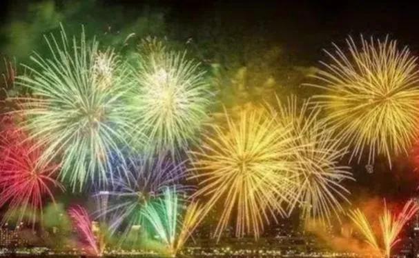 近日，广州市番禺区人民政府发布了限制燃放烟花爆竹的区域，就是说在规定的区域除夕、