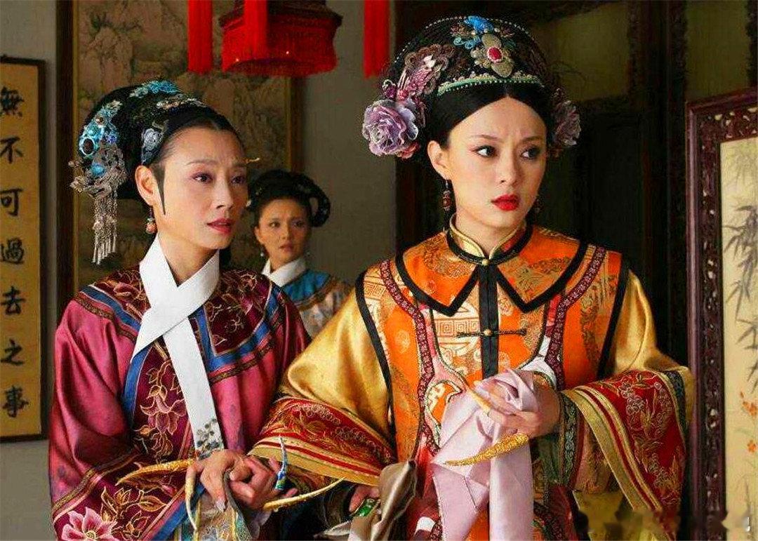 1724 年，雍正帝竟点名让又老又丑的齐妃侍寝。一旁太监本想劝阻，毕竟后宫佳丽众