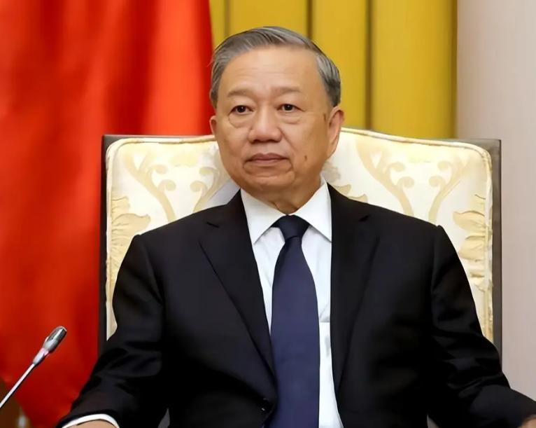 越南开启了大规模的基建，走上了中国的老路，我就知道未来越南人将会吃苦，房地产一定