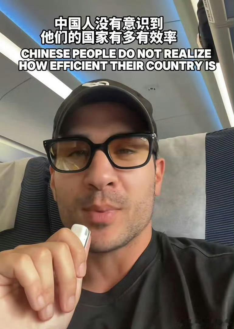 中国学校办事效率惊呆老外饭桌上，外国中介Jeff跟尚雯婕、李佳琦、周峻炜聊起自己