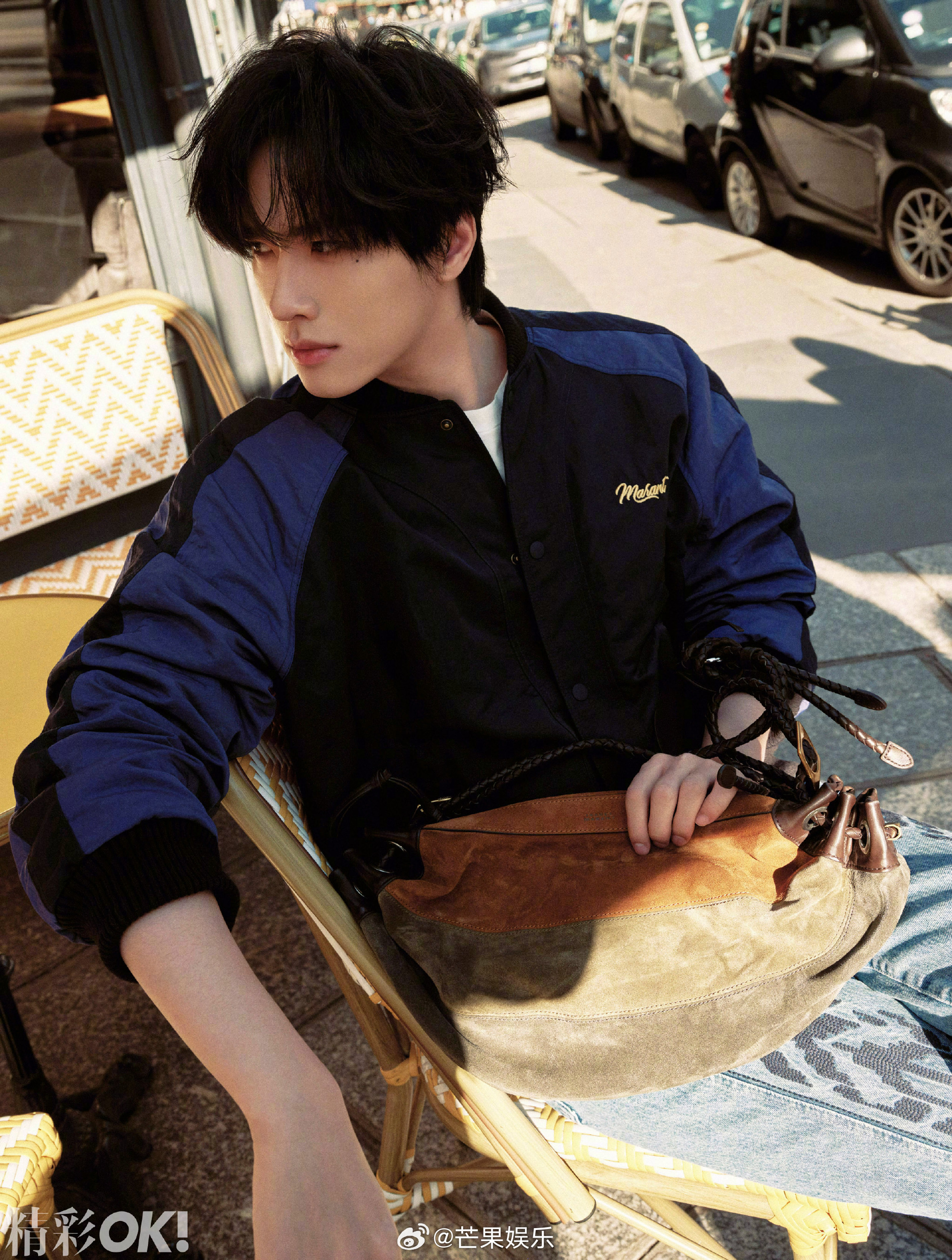 展轩精彩OK漫游巴黎封面展轩精彩ok三封面和内页大片：感受每一刻！时尚镜头感真绝