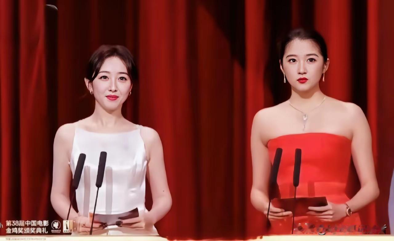 关晓彤真的是娱乐圈少有的美女，一种被观众看长大，没有任何外在改变的美丽。
虽然她