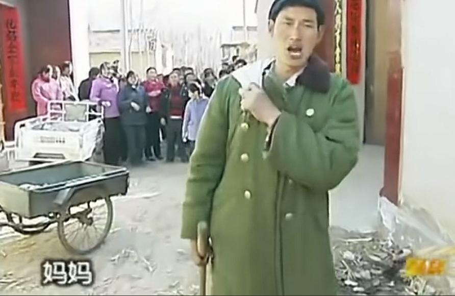 大衣哥出国演出，千万要正规哦！
    今天刷到了大衣哥的视频，当然了，啥时的视