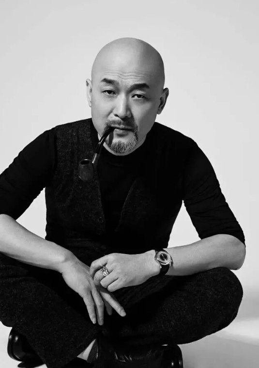 硬汉悬疑赛道来新剧野兽了拍《新世界》的金牌导演新作《野兽》来了，十六年隐姓埋名，