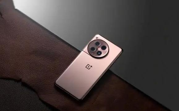 2999元就能买到16+512gb的手机？揭秘其背后的商业逻辑
这里我们要说一句