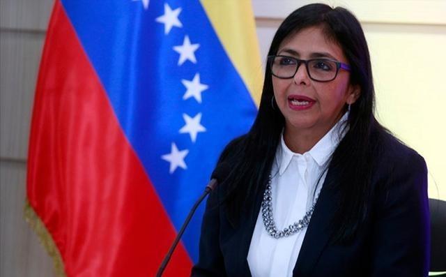 委内瑞拉又反转了！北京时间1月24日，代总统德尔西·罗德里格斯声称，马杜罗被捕后