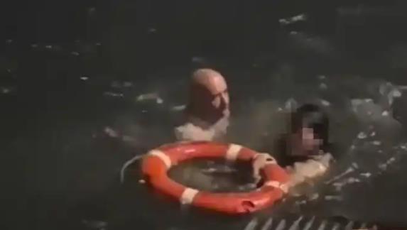 寒夜里的48秒奇迹！这位跨国高管纵身跳海救人！红磡海滨的冬夜海风格外刺骨，28岁