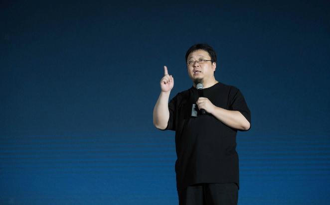 罗永浩否认进军电视行业：投资人以为我疯了
 
8月31日，罗永浩发布微博称：我这