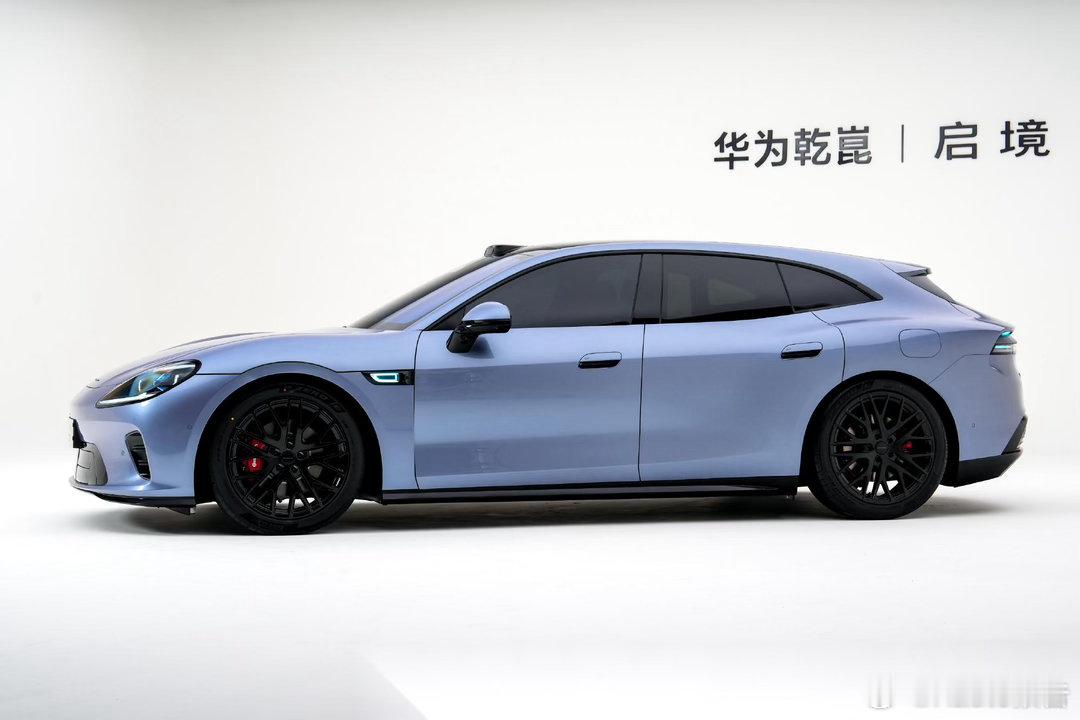 华为全新一代技术上车启境GT74月24日，2026北京车展拉开帷幕，作为华为乾崑