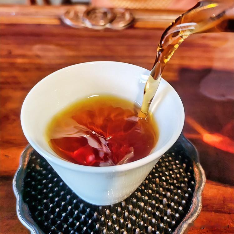普洱茶是不是年头越久越好喝啊?

日子总在忙与闲间流转。忙时如陀螺疾转，心却向着