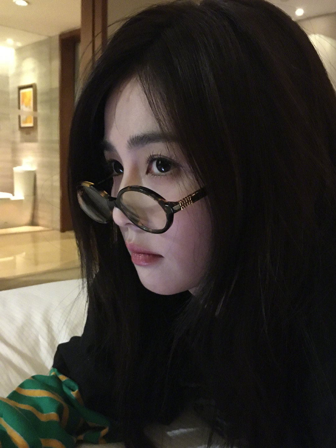 #白鹿撞色T恤#白鹿六一营业，穿撞色T恤真的好可爱呀，六一快乐白鹿宝宝[相爱] 