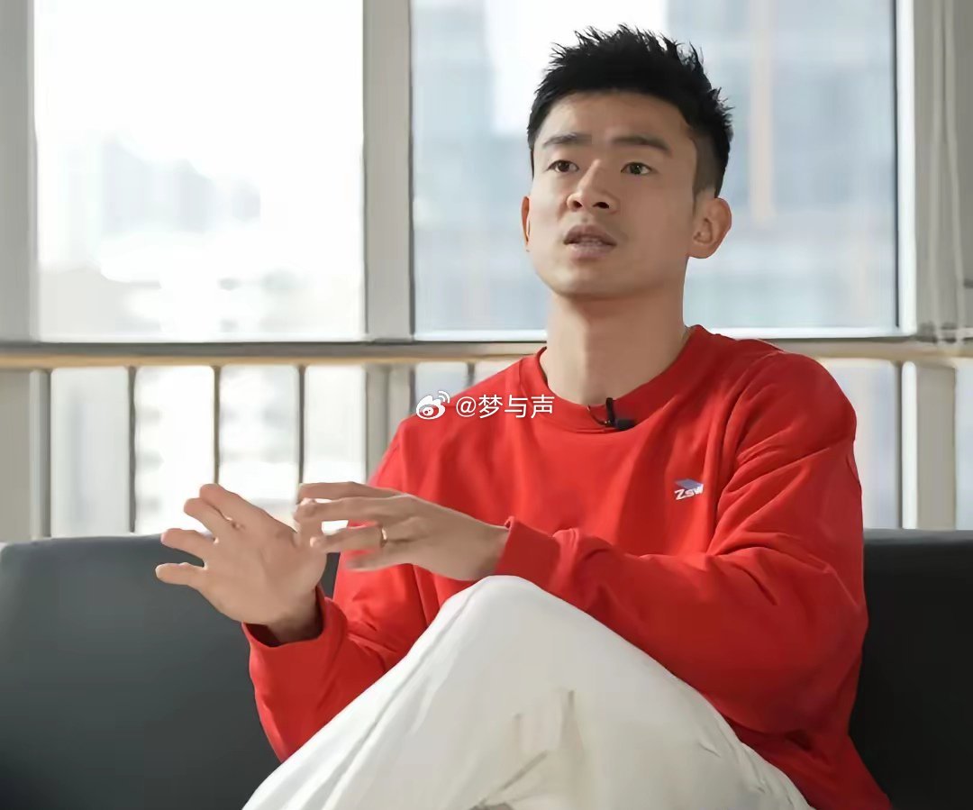 郑思维在云南玩一种很新的带娃方式羽毛球冠军郑思维在云南花式带娃 羽毛球冠军带娃果