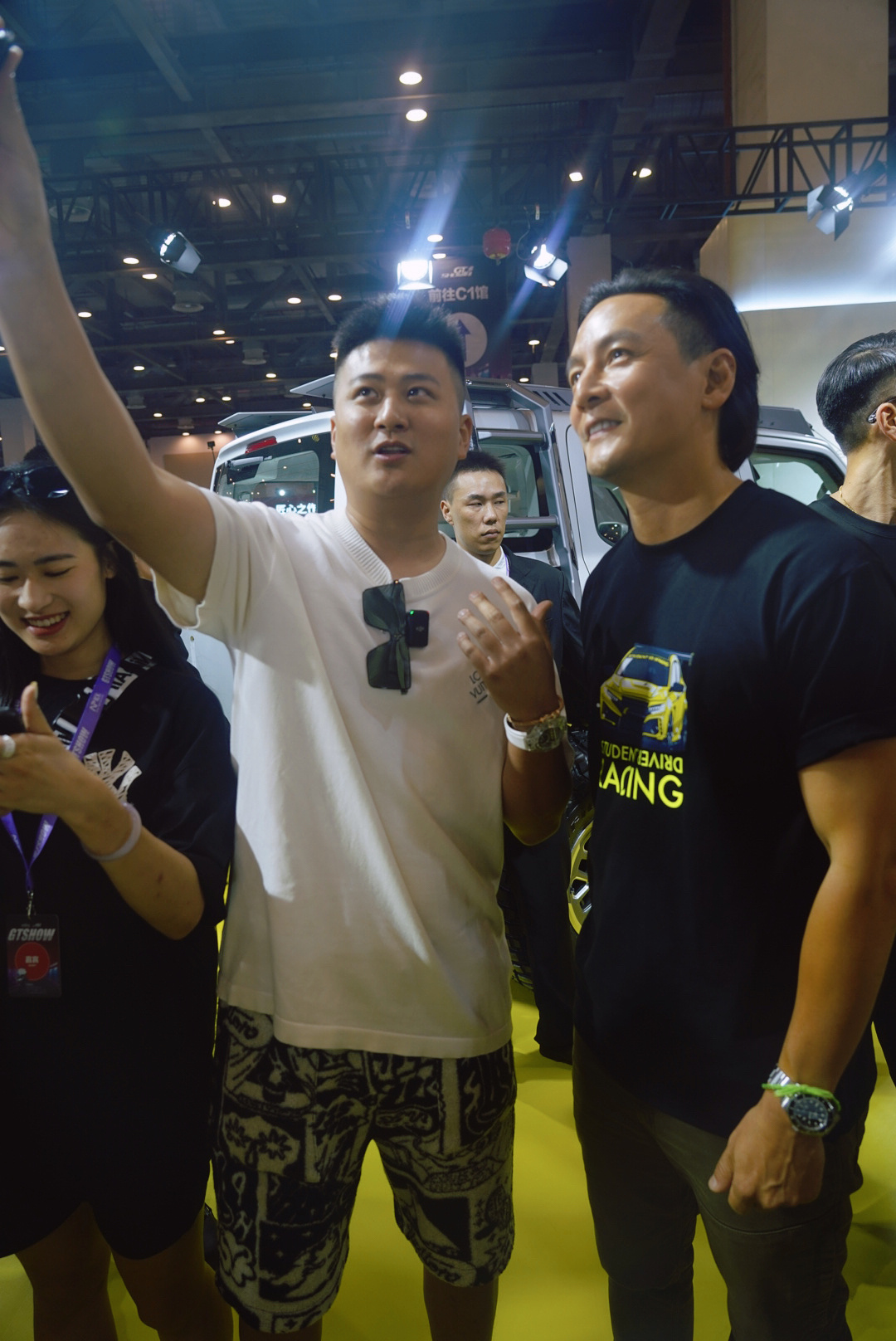 拍完视频都没想起来合个照！后悔死我了！ ​​​