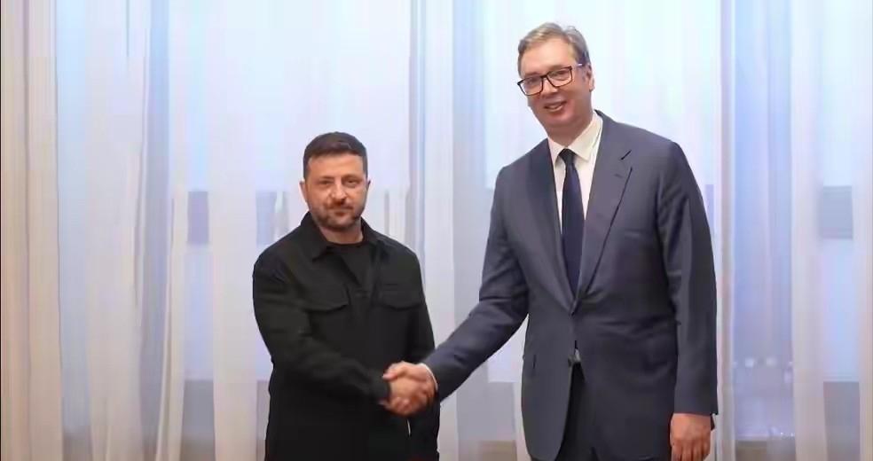 普京前脚刚秀完“大杀器”，后脚“铁杆兄弟”就递刀子了？这操作真是让人看傻了。
