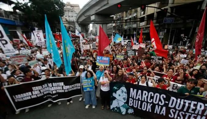 彻底乱了！菲律宾终于被美国害惨了，马科斯没想到跟随美国后果这么严重

新华社消息