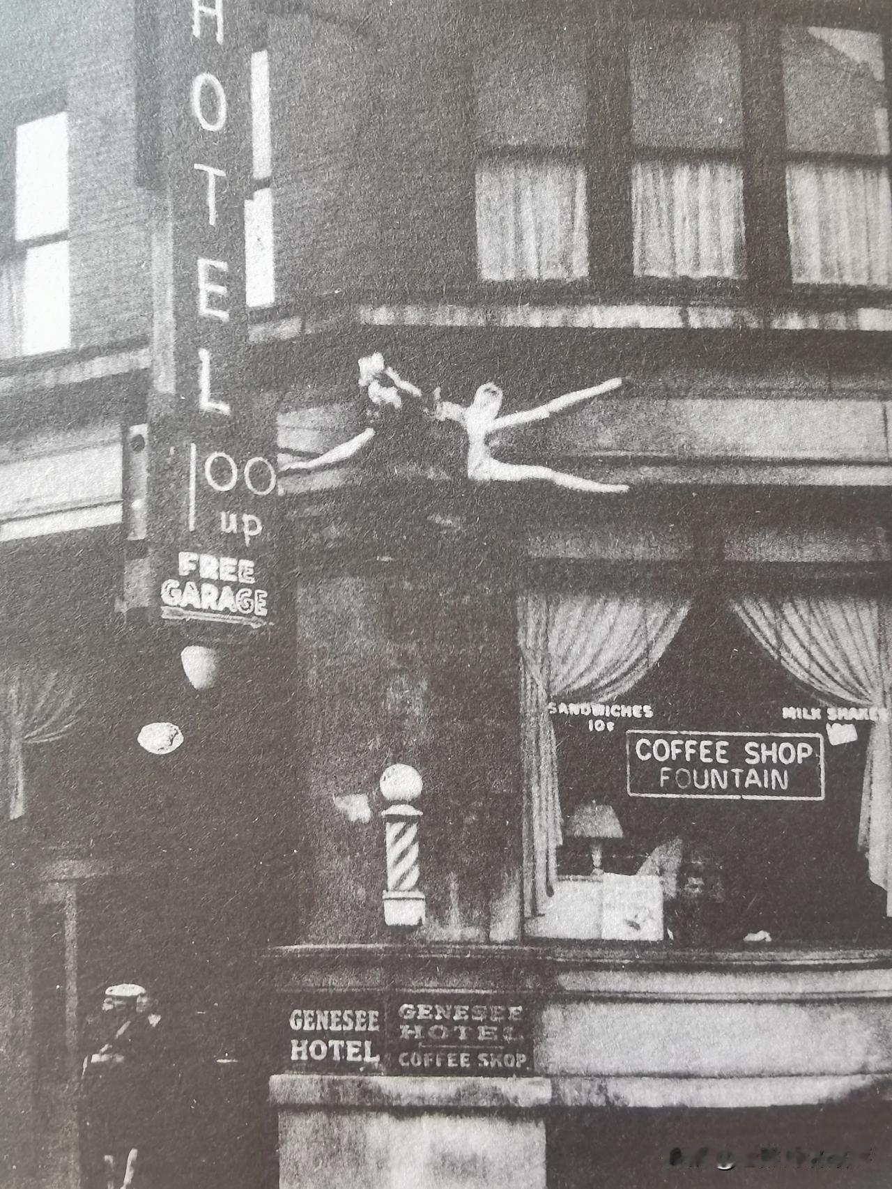 上世纪30年代，美国纽约州水牛城，一名35岁的离婚妇女从金纳西旅馆8层的窗口纵身