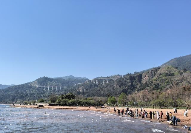 如果我们从过去的历史经验来看，对于战争的发动，往往存在这样一个先后的顺序。那就是