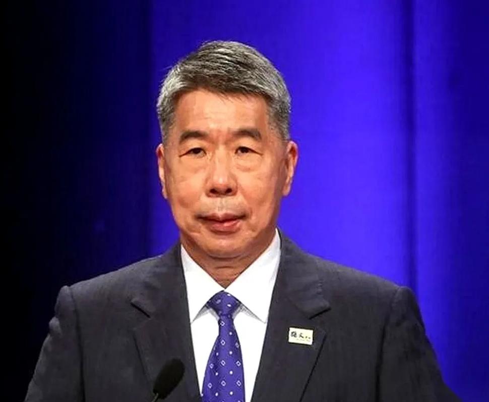 刷到张亚中参选国民党主席的表态，我真的愣了好几秒——现在连“不让战火在家门口烧”