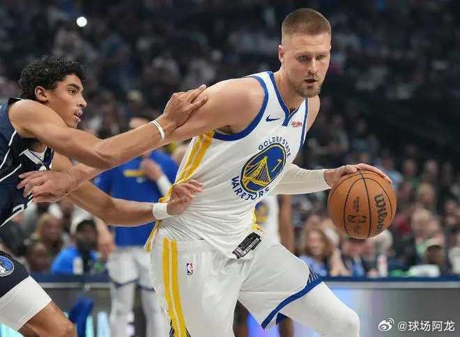 北京时间3月24日，NBA常规赛勇士客场对阵独行侠，勇士迎来波尔津吉斯与穆迪复出