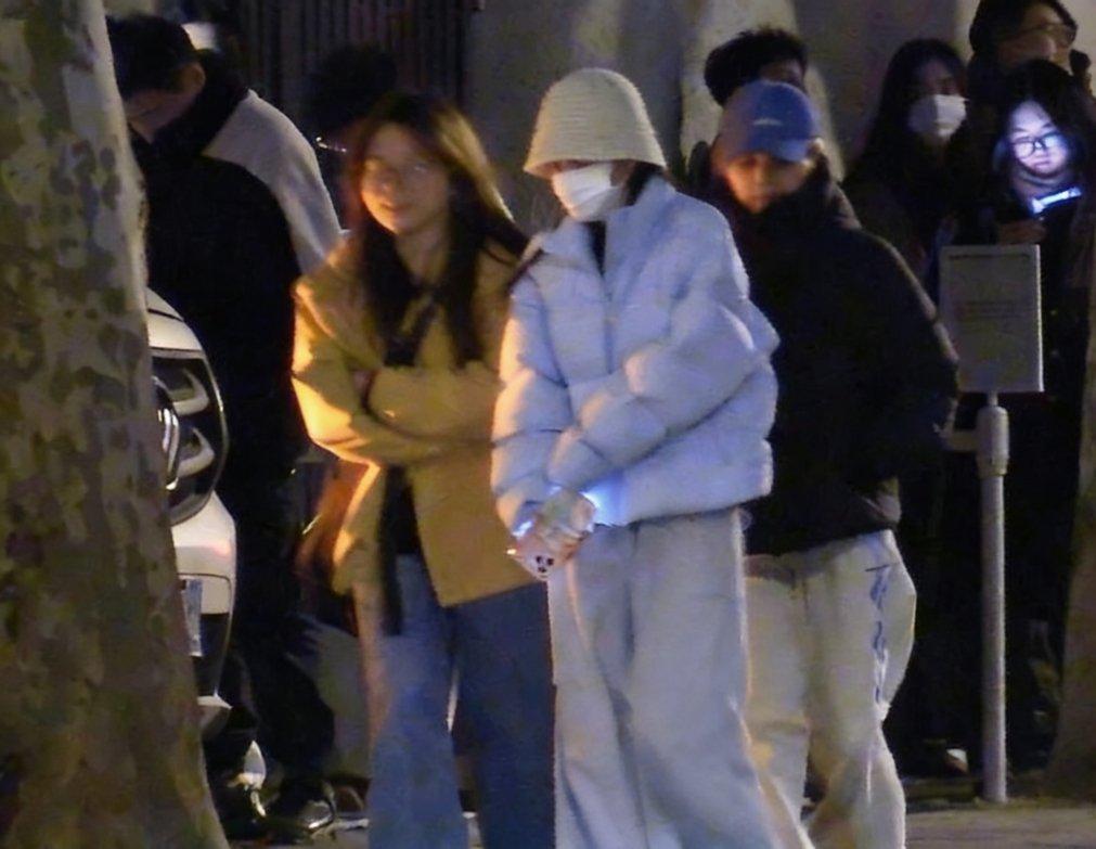 鞠婧祎风波后首现身，淡定从容引关注

近日，鞠婧祎在与丝芭的“硬刚”风波后首次现