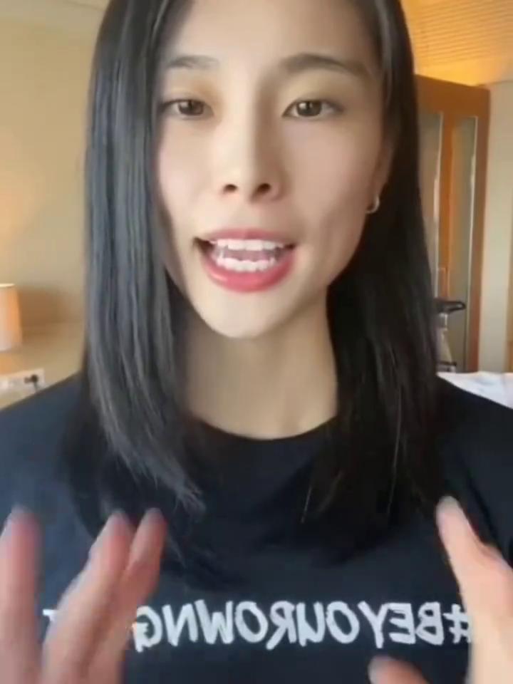 好怀念雨梦连线进攻的。
嗨大家好，我是中国女篮球员王思雨。