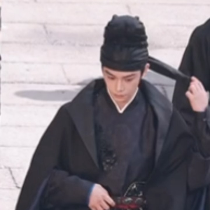 们垂耳兔就这样甩耳朵