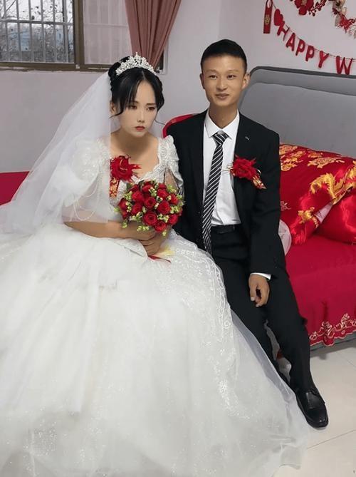 在河南信阳，一场本该甜蜜的婚礼，却因为彩礼引发了家族间的大混战。新郎心里本是美滋