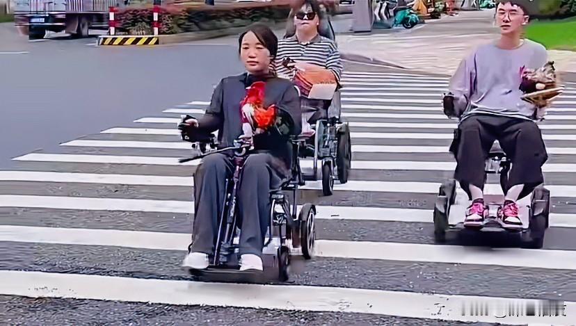 老百姓想吃个苹果，你非塞嘴里一个葡萄。
电动自行车新国标实施后，老百姓不买账，电