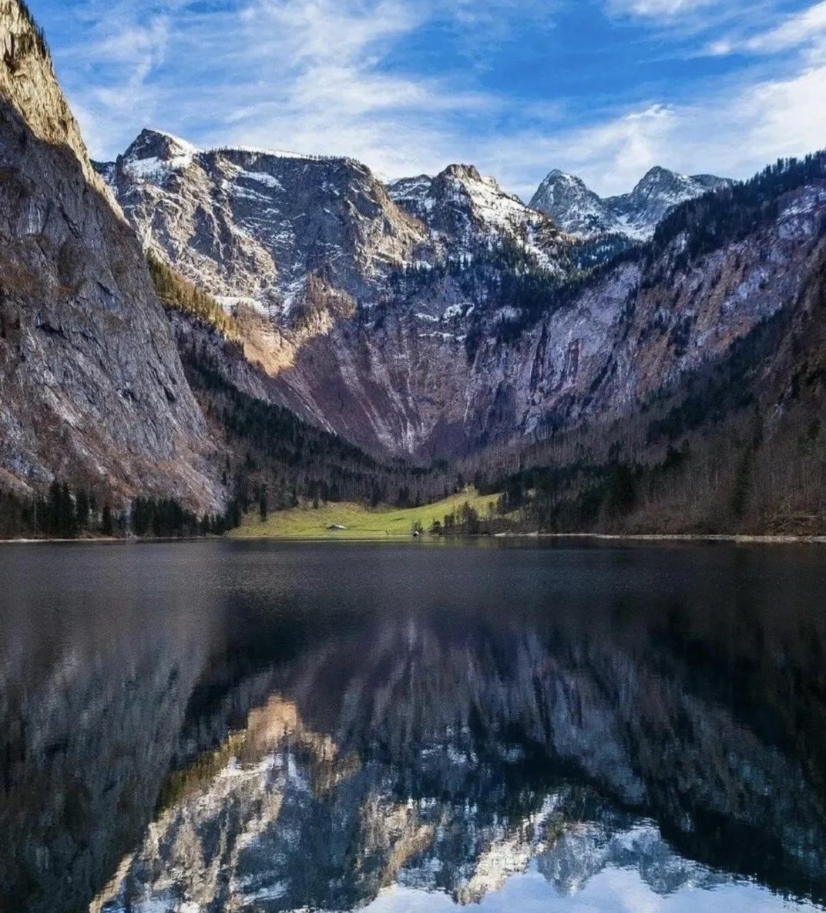 马云和马斯克同为首富。但是他们对人类的贡献有何区别？
马云和马斯克确实代表了两种