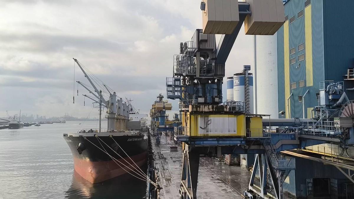 说句实话，要不是美国逼着中国出招，中国就算再准备10年、20年或30年，也不会主